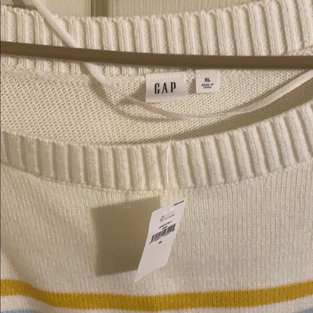 Sweater - Picture 3 of 3